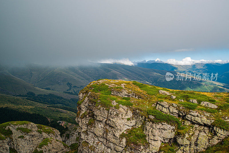 Babin zub - Stara planina，塞尔维亚。Babin zub是塞尔维亚东南部Stara Planina山脉的一座山峰。